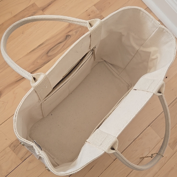 Elegant Cream Floral Tote Bag - Picture 6 of 12